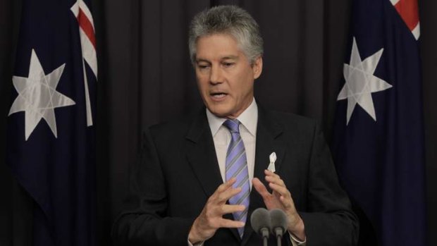 Defence Minister Stephen Smith said believed progress in Afghanistan had been hampered by the lack of bipartisan agreement on the case for going to war in Iraq, and the refusal of the UN to back the war.