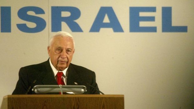 Prime Minister Ariel Sharon welcomes French Jews migrating to Israel in 2004.
