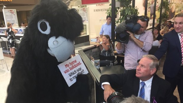 A cockatoo caused some embarrassment for Colin Barnett on the campaign trail.