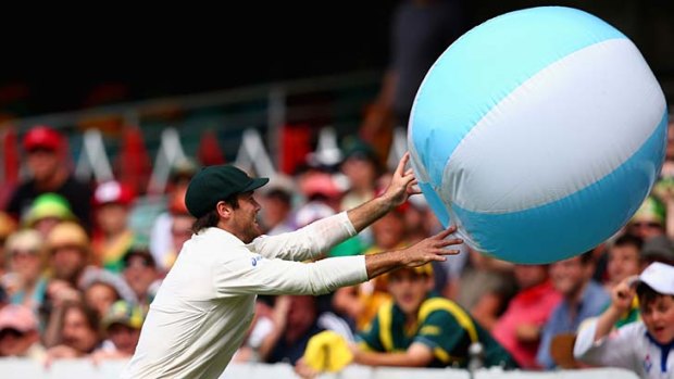 This is how Hashim Amla sees them &#8230; Rob Quiney gets a case of beachball envy before making nine in his debut Test innings.