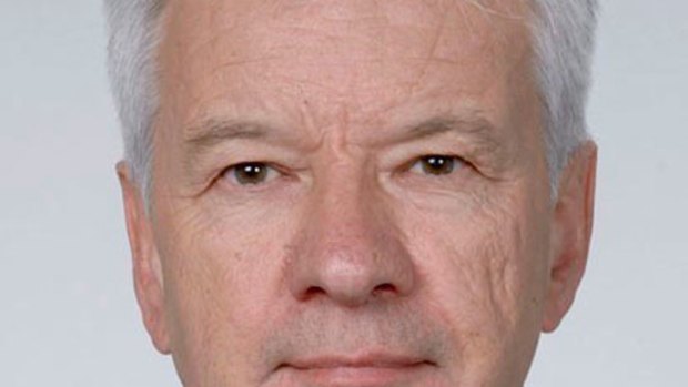 "It was a mistake to diminish the rights of caucus" ... Senator Doug Cameron.