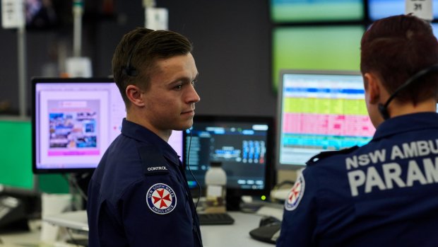 Ambulance Australia: explores issues
