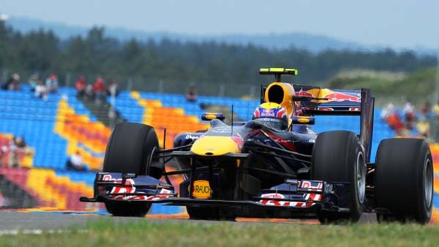 Mark Webber has claimed his third successive pole position at the Turkish Grand Prix.