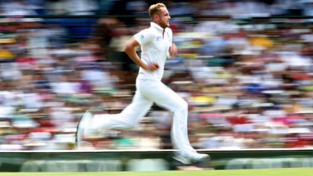 Stuart Broad thunders in at the SCG.