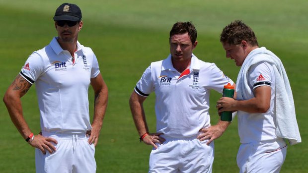 Resilience is key: Kevin Pietersen, left, speaks with teammates Ian Bell, centre, and Gary Ballance.