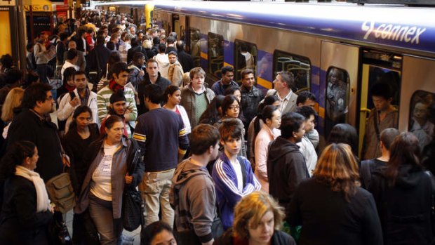 Flinders Street Station during peak hour.