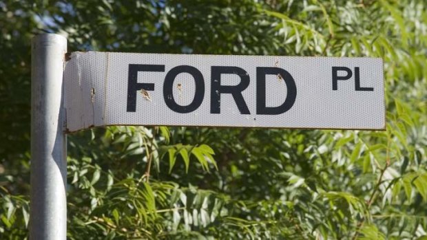 The Ford Place street sign in Gordon will soon be replaced with a stencil on the kerb.