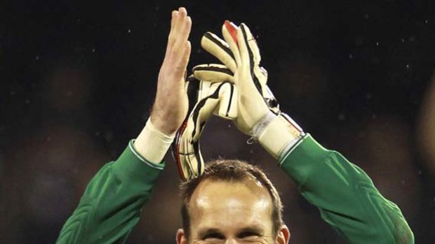 Mark Schwarzer ... Arsenal have made a second bid for his services.
