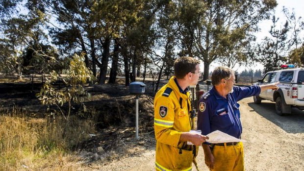 Lewis Conn and Chris Powell discuss the fires at the Kings Highway near Bungendore.