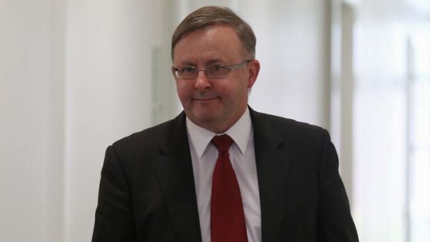 Anthony Albanese: Tabled a document showing Mr Moore-Wilton attended airport meetings.
