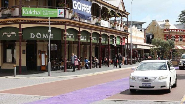 The famous café strip of Fremantle being painted purple is considered an 'external distraction' by the Dockers.