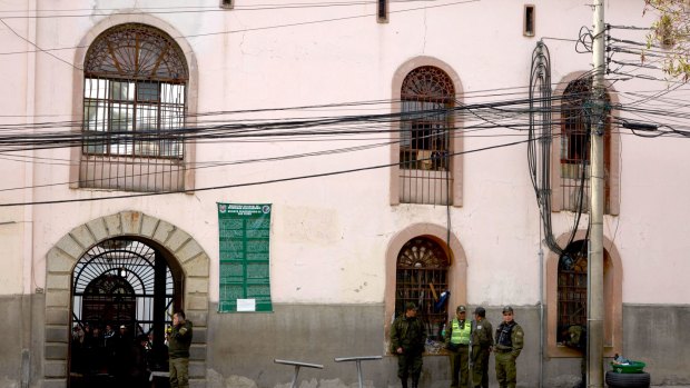 In the '90s, it was quite common for backpackers to take an unofficial tour of La Paz's notorious San Pedro prison.