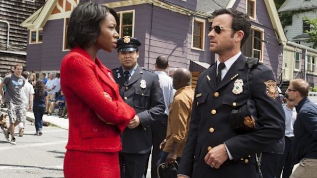 Amanda Warren as Lucy Warburton and Justin Theroux as Kevin Garvey in The Leftovers.