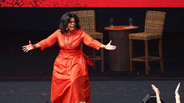 Oprah Winfrey has the body language of a leader.