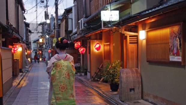 The streets in Gion are very atmospheric.