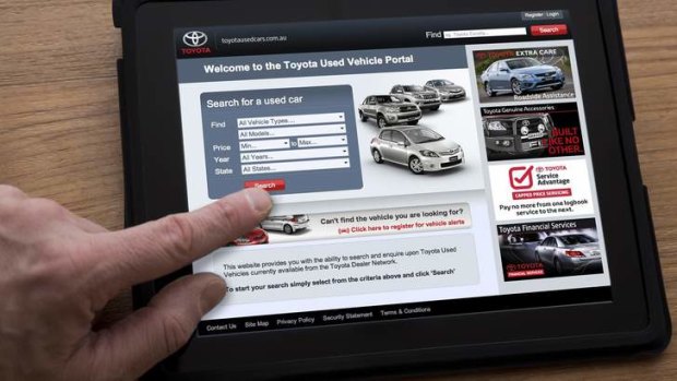 Toyota is rolling out a tablet mobility strategy to 4000 staff.
