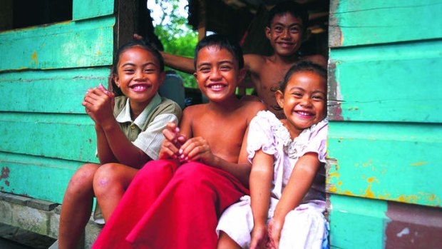 Smiling children in Upolu.