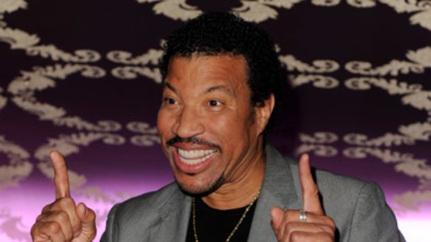 Lionel Richie will provide pre- and post-AFL grand final replay entertainment on Saturday.