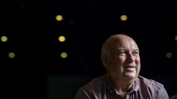 British novelist Louis de Bernieres will speak at the opening of the 30th Melbourne Writers Festival.