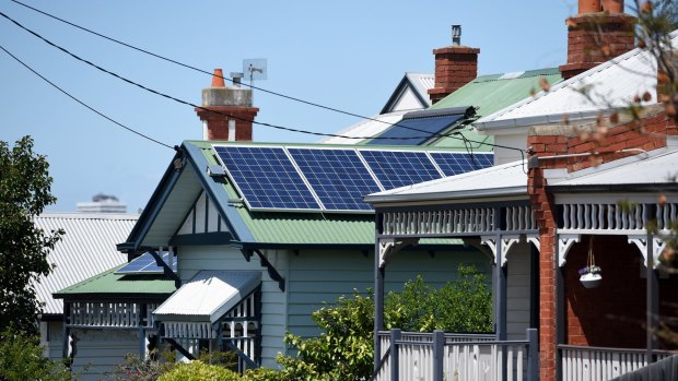 The Australian Energy Market Commission says a peer-to-peer trading platform could help lower energy prices, by filling the dispatchable power gap in the market by using excess energy from solar panels.