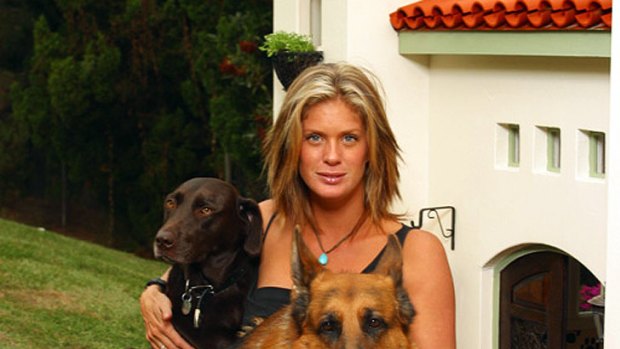 Rachel Hunter with her two dogs. They live in the “Celebrity Hacienda Dog House” from Beyond The Crate.