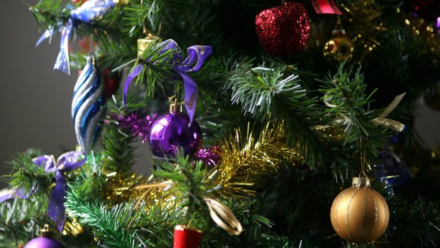 Don't let your Christmas tree lights ruin the holidays by killing your wireless network. 