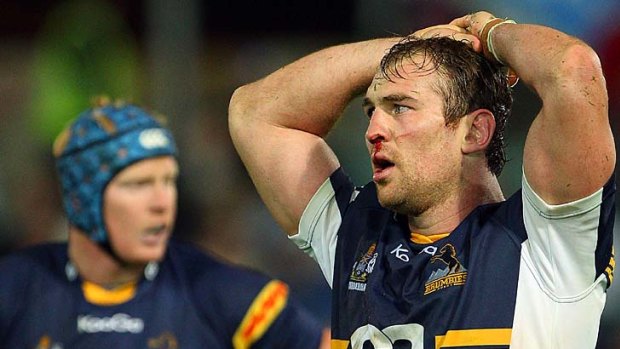 Wallabies captain Rocky Elsom made a successful return to Super Rugby for the Brumbies.