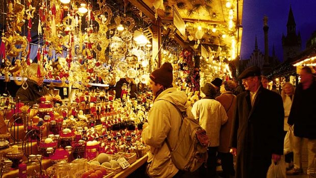 Browsing the stalls of the Christmas market in Munich.