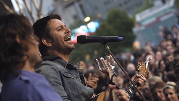 Why fight the crowds? See Powderfinger perform live on Thursday on Fairfax websites.