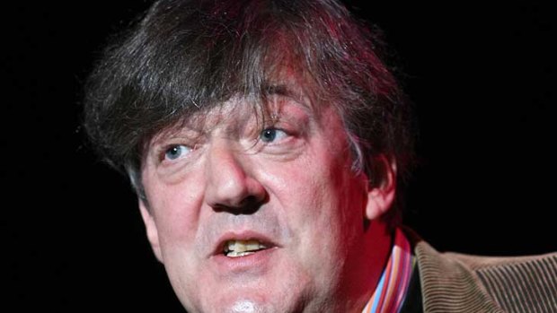 Stephen Fry ... stuck in Dubai due to the Qantas A380's engine problem.