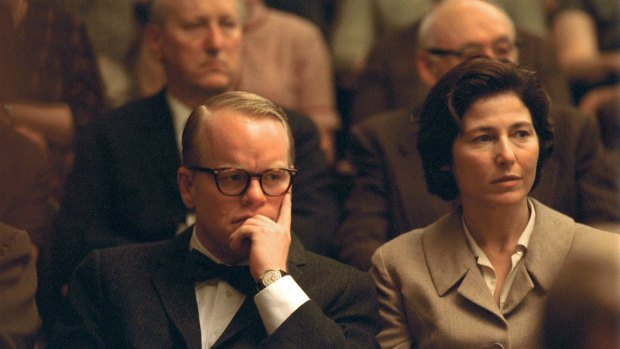 Actors Philip Seymour Hoffman as Truman Capote and Catherine Keener as Harper Lee in a scene from the movie Capote.