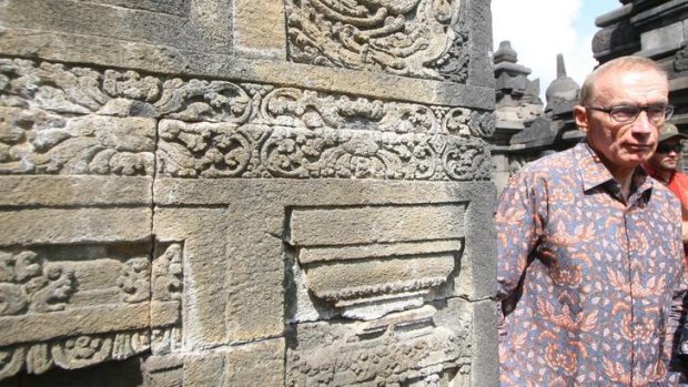 Friendly relations: Foreign  Minister Bob Carr at one of Indonesia's great tourist attractions, the Borobudur Temple at Magelang in central Java.