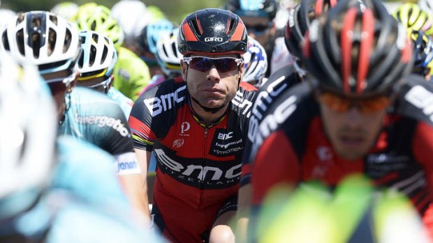 Perfect balance: a good book and a great team. Cadel Evans enters the tour feeling fresh.