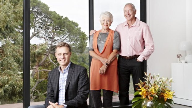 Presenter Peter Maddison (left) with Kyneton home owners Di and Rod.