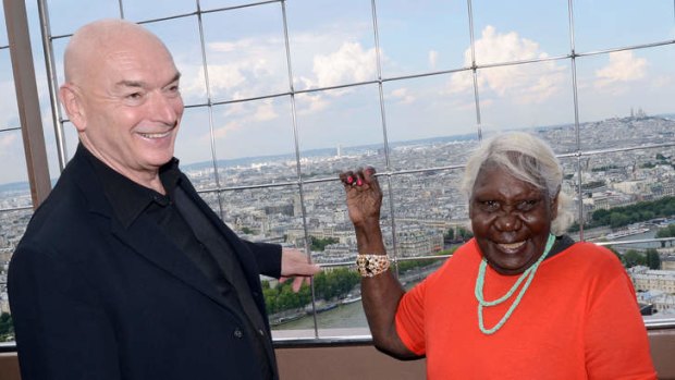 Aboriginal artist Lena Nyadbi poses with French architect Jean Nouvel in the Eiffel tower.