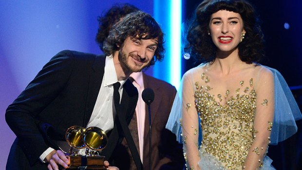 Gotye and Kimbra accept the Grammy for best pop duo/group performance.