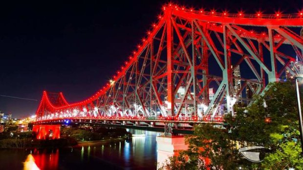 Story Bridge turns red, to show support for Daniel Morcombe's family and the Daniel Morcombe Foundation