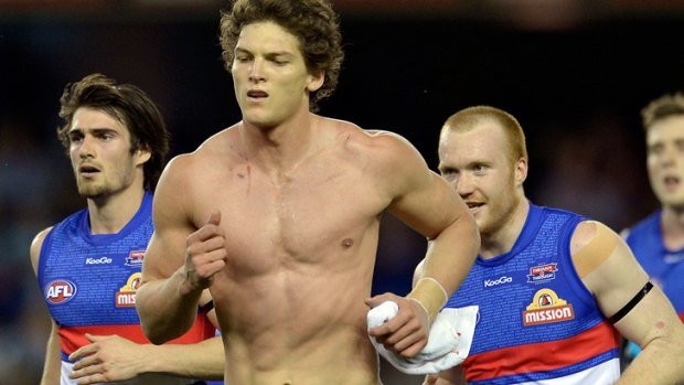 Bulldog Will Minson, centre.