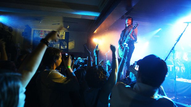 Nic Chester from the now disbanded Jet at the Annandale Hotel in 2006.