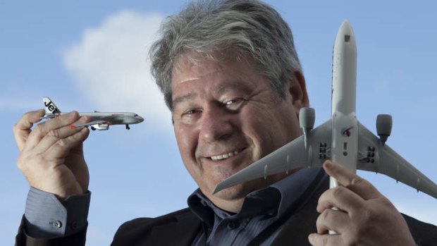 Clinical psychologist Les Posen uses iPads to help people overcome their fear of flying.