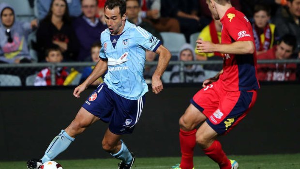Terry Antonis tries to make something happen for Sydney FC.
