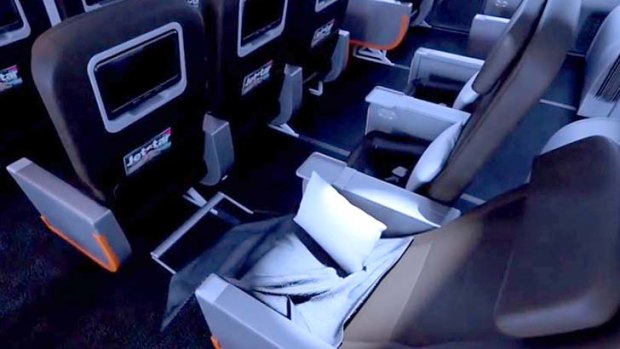 Jetstar's Dreamliner seats feature 38 inches of space (pitch) in business and 30-31 inches in economy.
