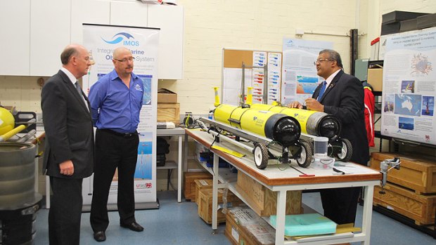 Science and Innovation Minister John Day checks out the new Integrated Marine Observing System.