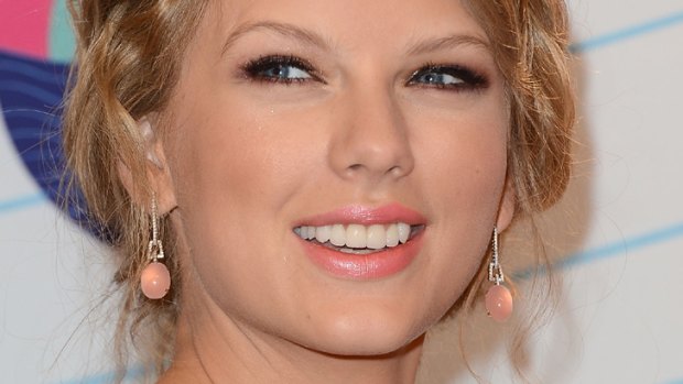 "Awesome" ... Taylor Swift gets the Kennedy family seal of approval.
