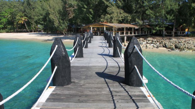 The welcoming jetty at Doini Island.