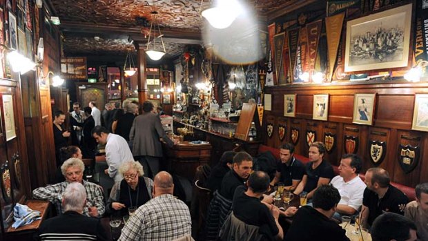 The bar became a favourite of American expats in Paris, especially the 'Lost Generation' of writers of the 1920s that included F Scott Fitzgerald and the hard-drinking Ernest Hemingway.