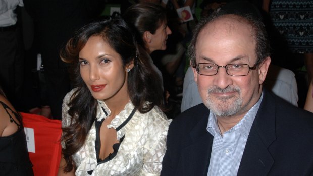Salman Rushdie and Padma Lakshmi during Fashion Week in New York  in 2006.