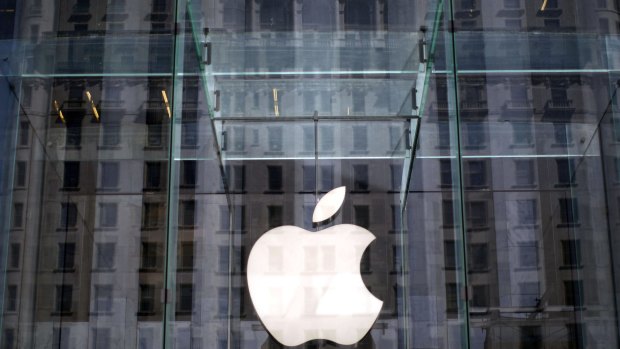 More than 6.7 million Apple shares traded in a one-minute stretch.