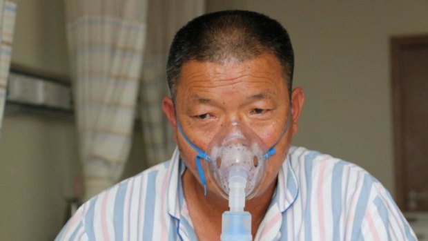 Lung cancer patient Tian Jinpu, 57, smoked two packs of cigarettes a day.
