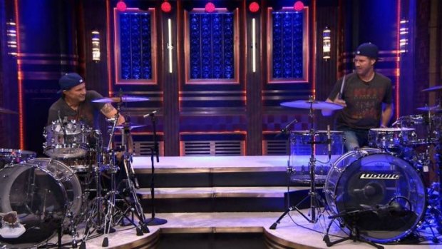 Funnyman Will Ferrell and Red Hot Chili Peppers drummer Chad Smith faced battle in a drum-off for charity.